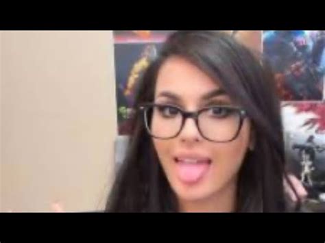 sssniperwolf nipple slip